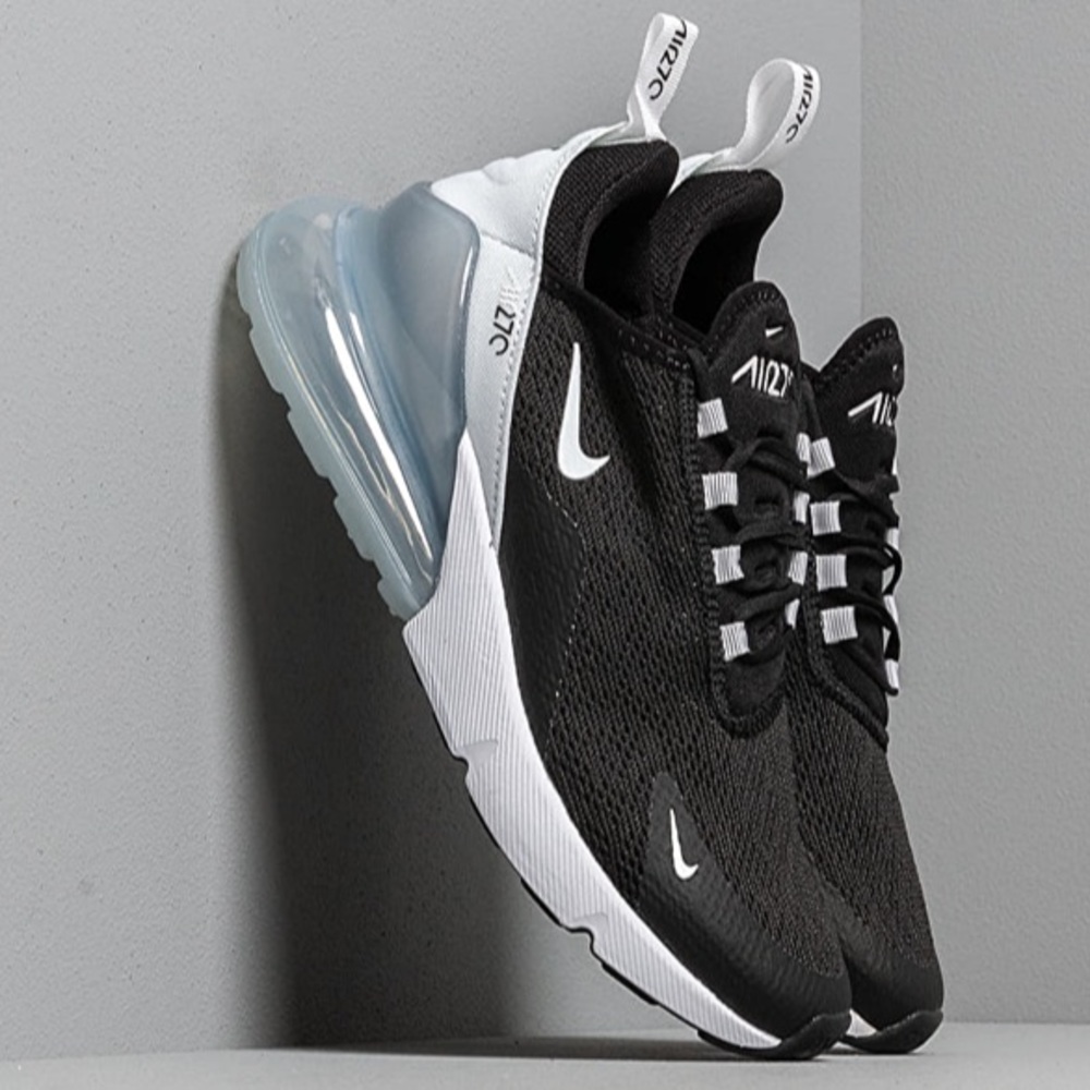 NEW WITH BOX Nike women’s air max 270
